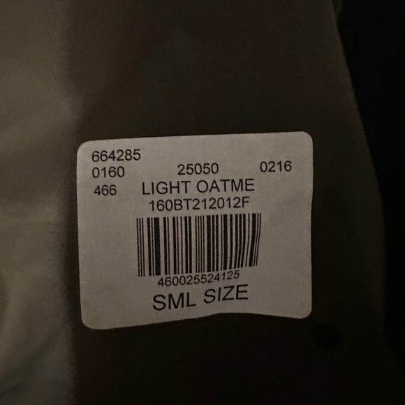 Essentials Shorts - Picture 5 of 5